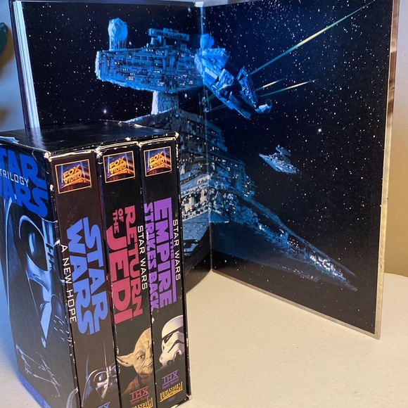 Star Wars Trilogy VHS Set & The Empire Strikes Back Storybook - Picture 4 of 6